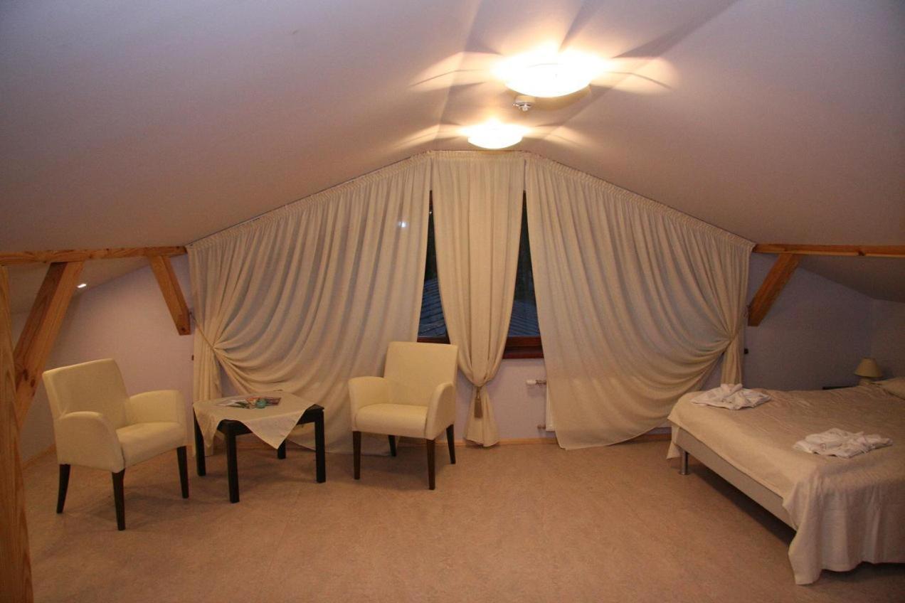 Room In Bb - Valensija - Suite For Two In Nice Hotel Jurkalne Zewnętrze zdjęcie